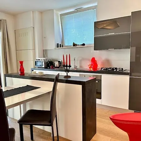 Modern And Relaxing Oasis With Garden