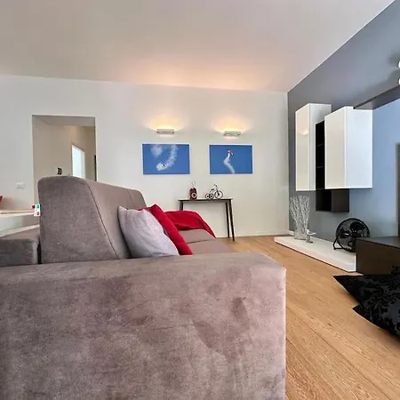 Modern And Relaxing Oasis With Garden *