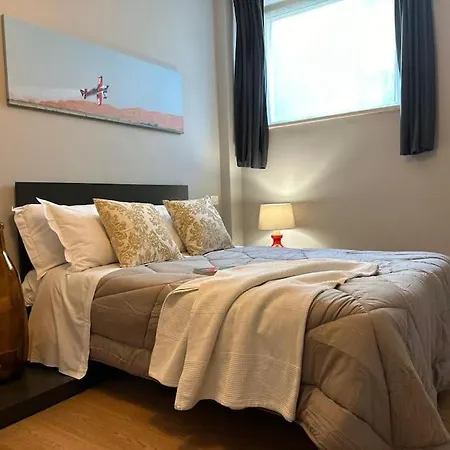 Modern And Relaxing Oasis With Garden بيرودجا